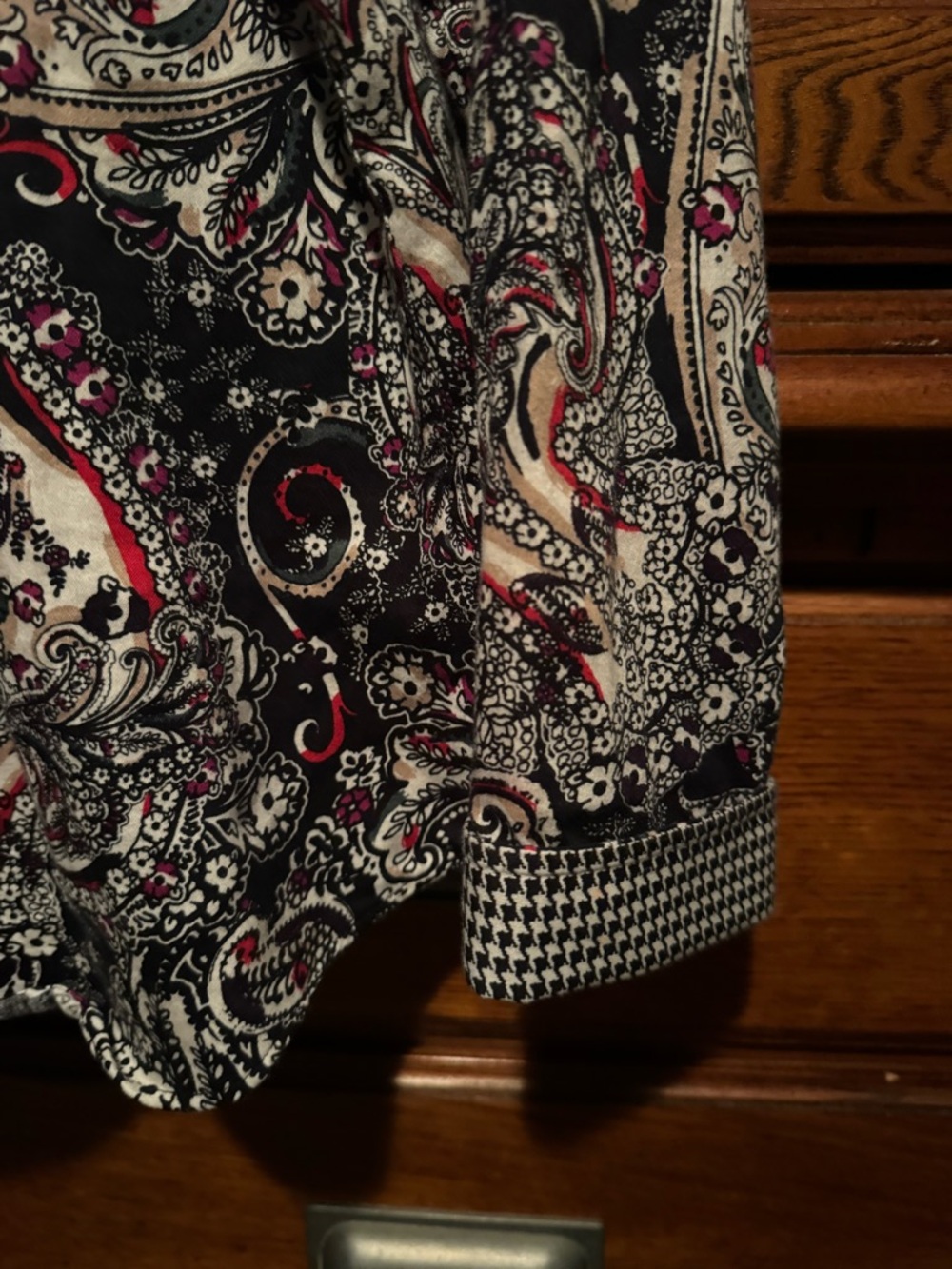 Chaps Women’s Paisley Button Up Shirt Size Large Long Sleeve 100% Cotton No Iron - Picture 7 of 7